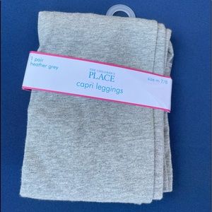 BRAND NEW Heather Grey Girls’ Capri Leggings!